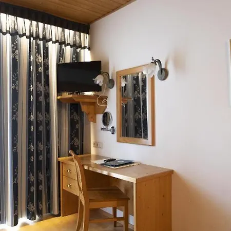 Hotel Paradiesquelle 4